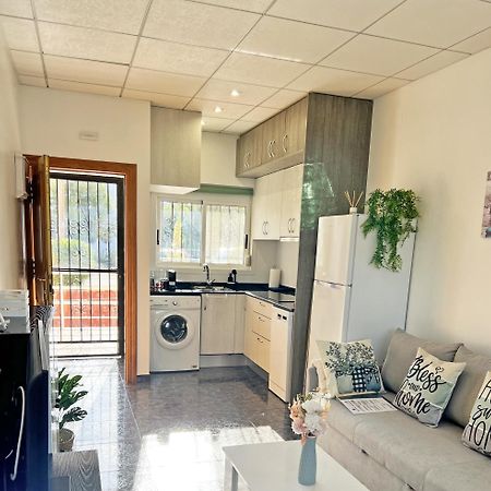 A 100 Metros De La Playa. Parking Gratuito Privado Apartman Alicante Kültér fotó