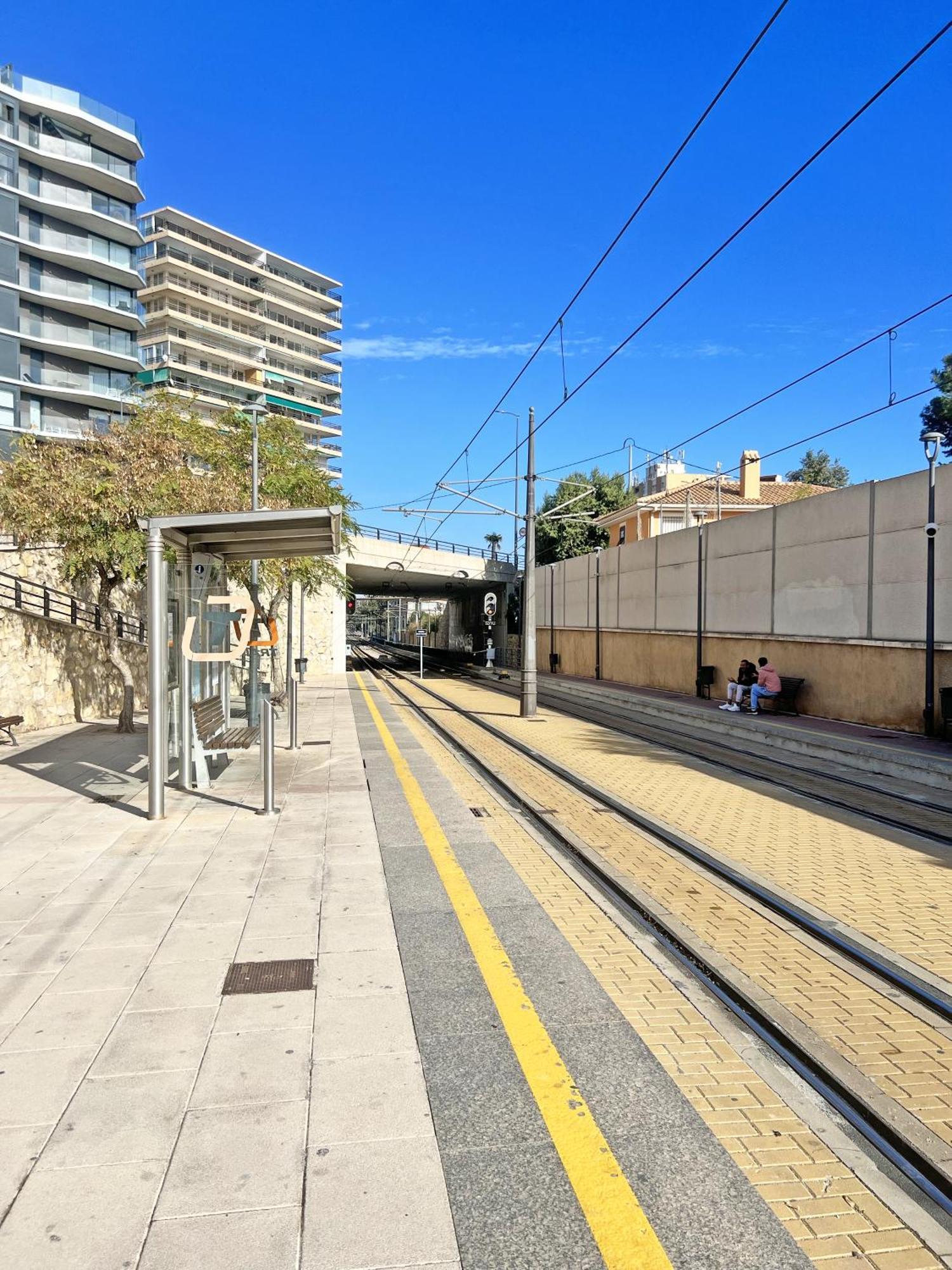 A 100 Metros De La Playa. Parking Gratuito Privado Apartman Alicante Kültér fotó