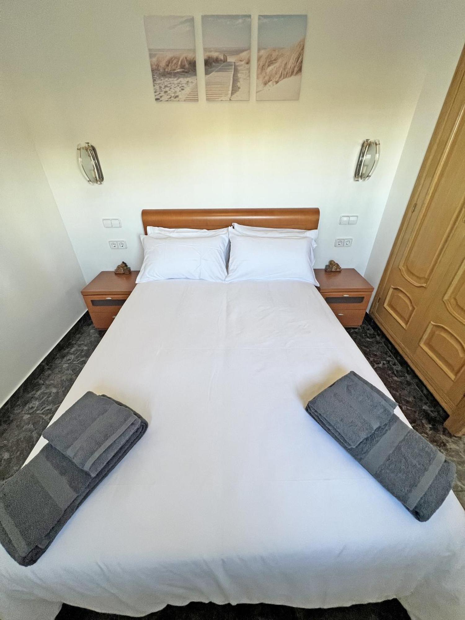 A 100 Metros De La Playa. Parking Gratuito Privado Apartman Alicante Kültér fotó