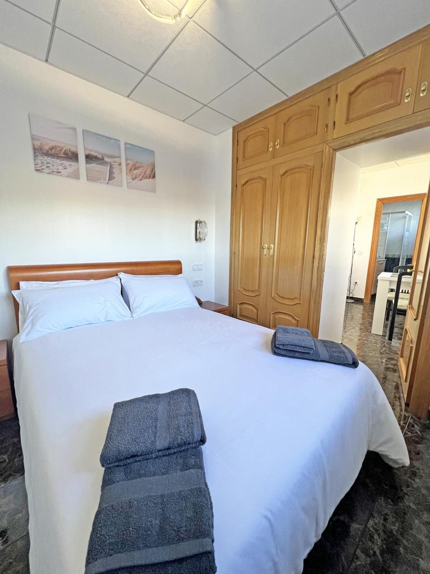 A 100 Metros De La Playa. Parking Gratuito Privado Apartman Alicante Kültér fotó