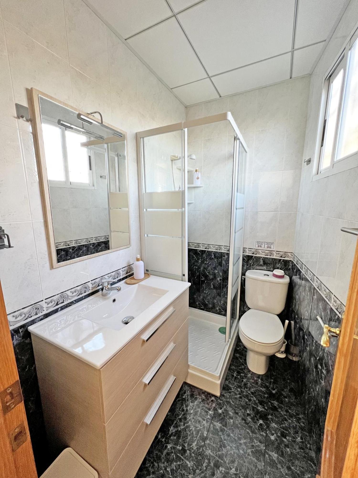 A 100 Metros De La Playa. Parking Gratuito Privado Apartman Alicante Kültér fotó