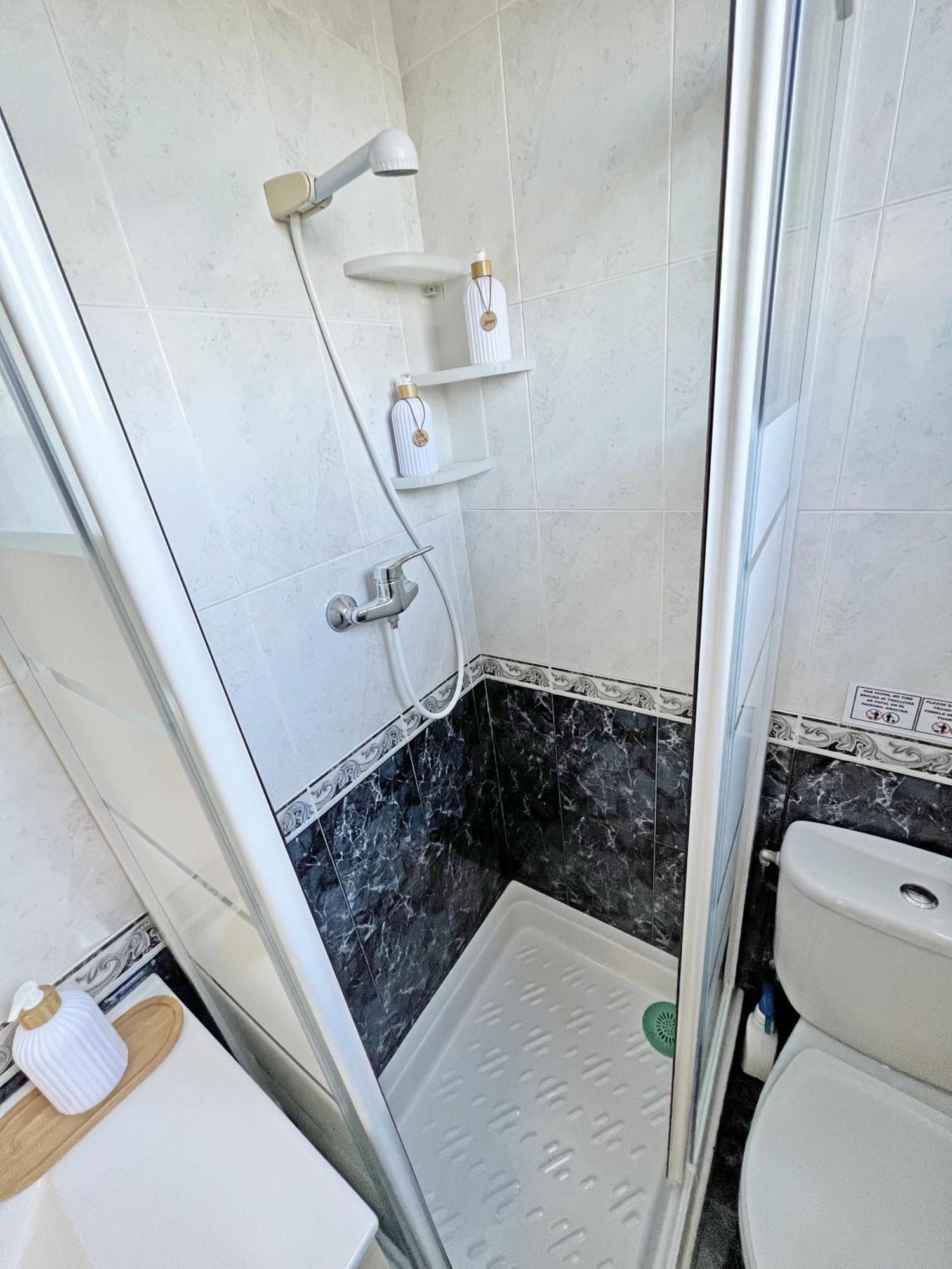 A 100 Metros De La Playa. Parking Gratuito Privado Apartman Alicante Kültér fotó