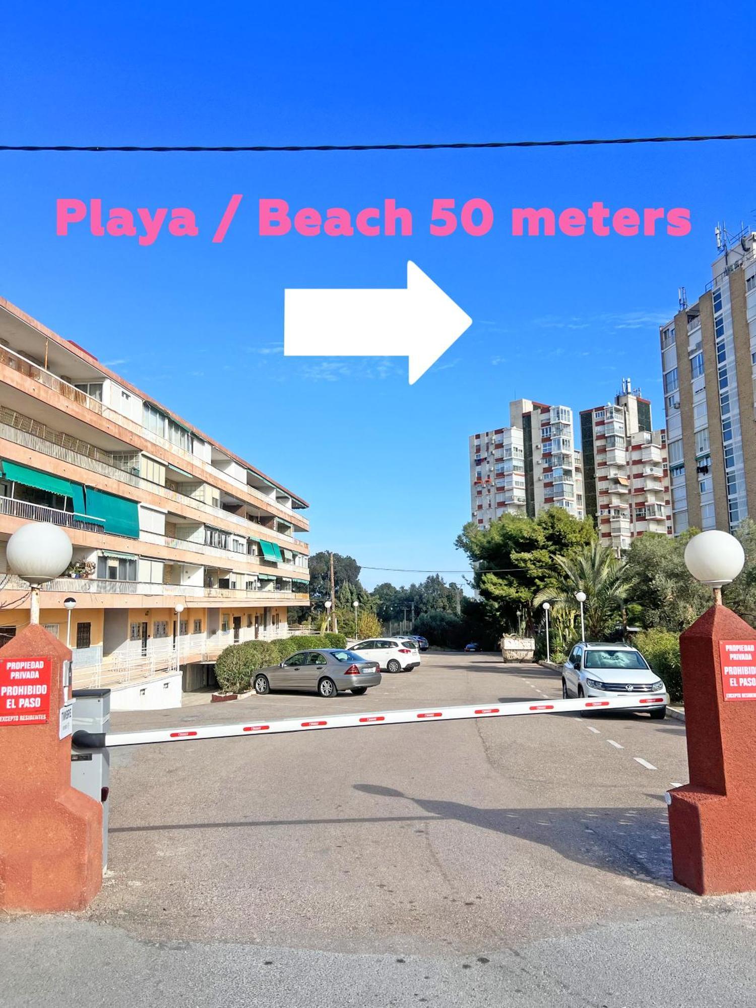 A 100 Metros De La Playa. Parking Gratuito Privado Apartman Alicante Kültér fotó